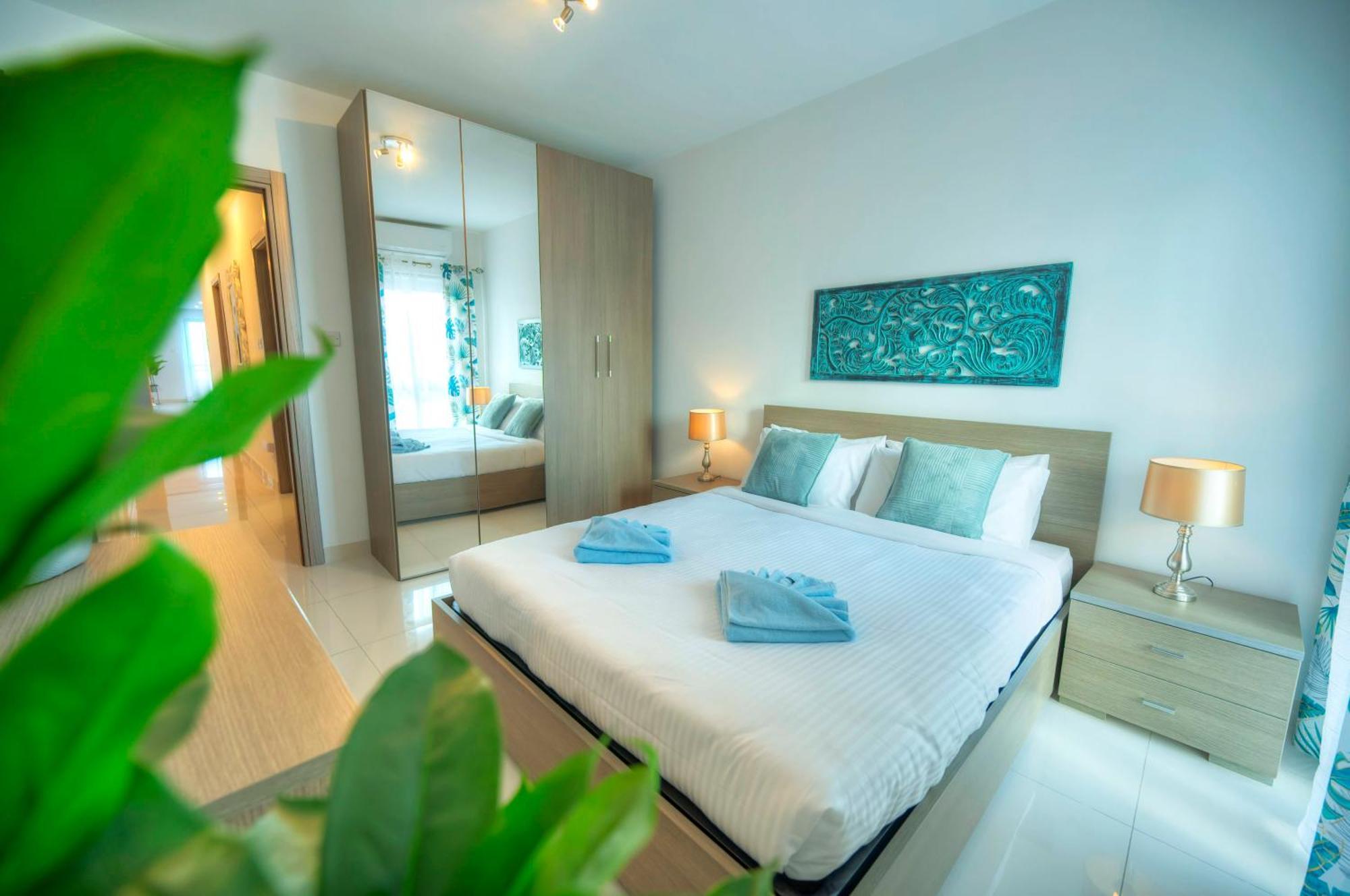 Modern, Large 3bedroom, Spectacular Views Goslm-9 * Sliema