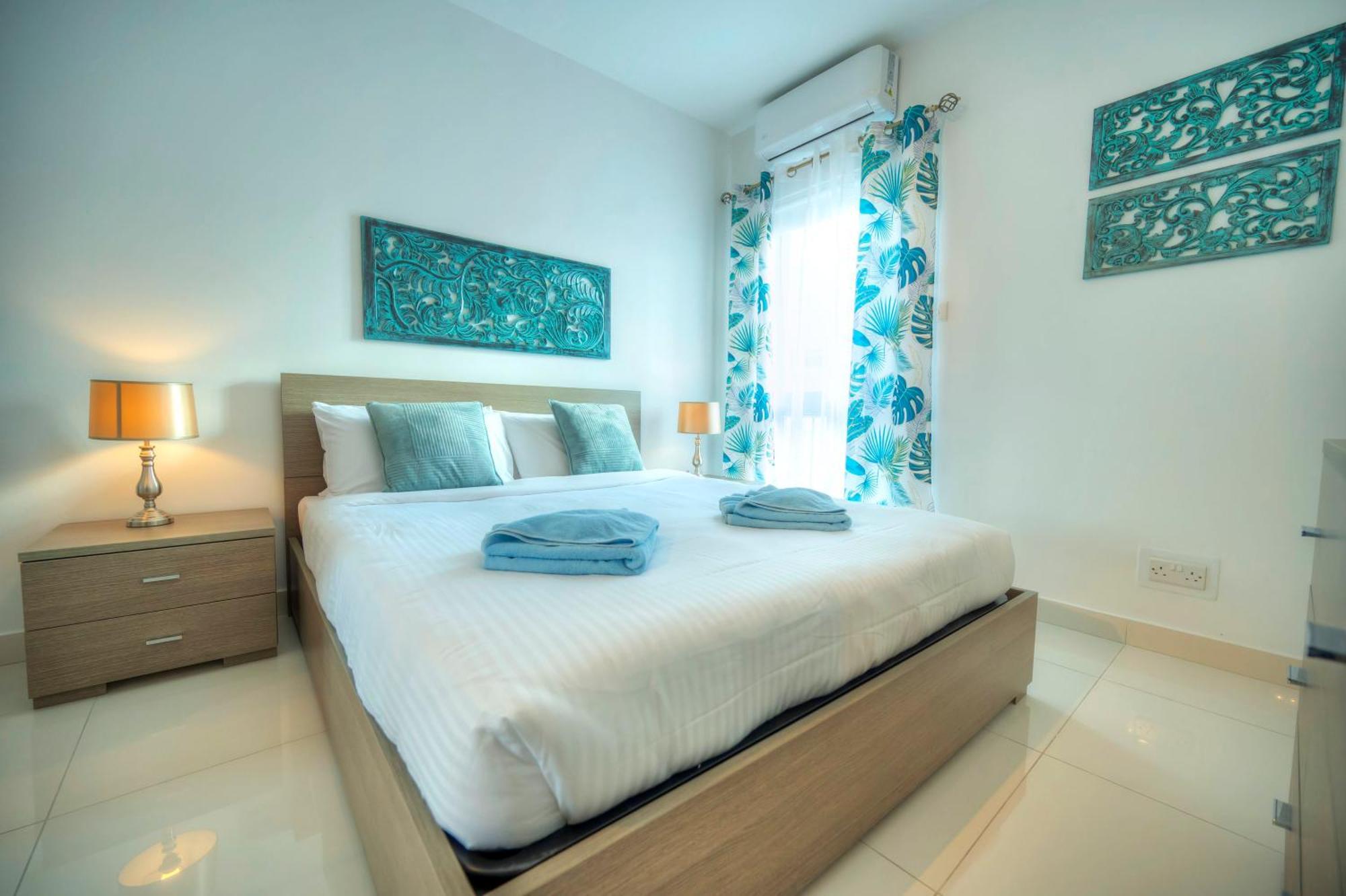 Modern, Large 3bedroom, Spectacular Views Goslm-9 *