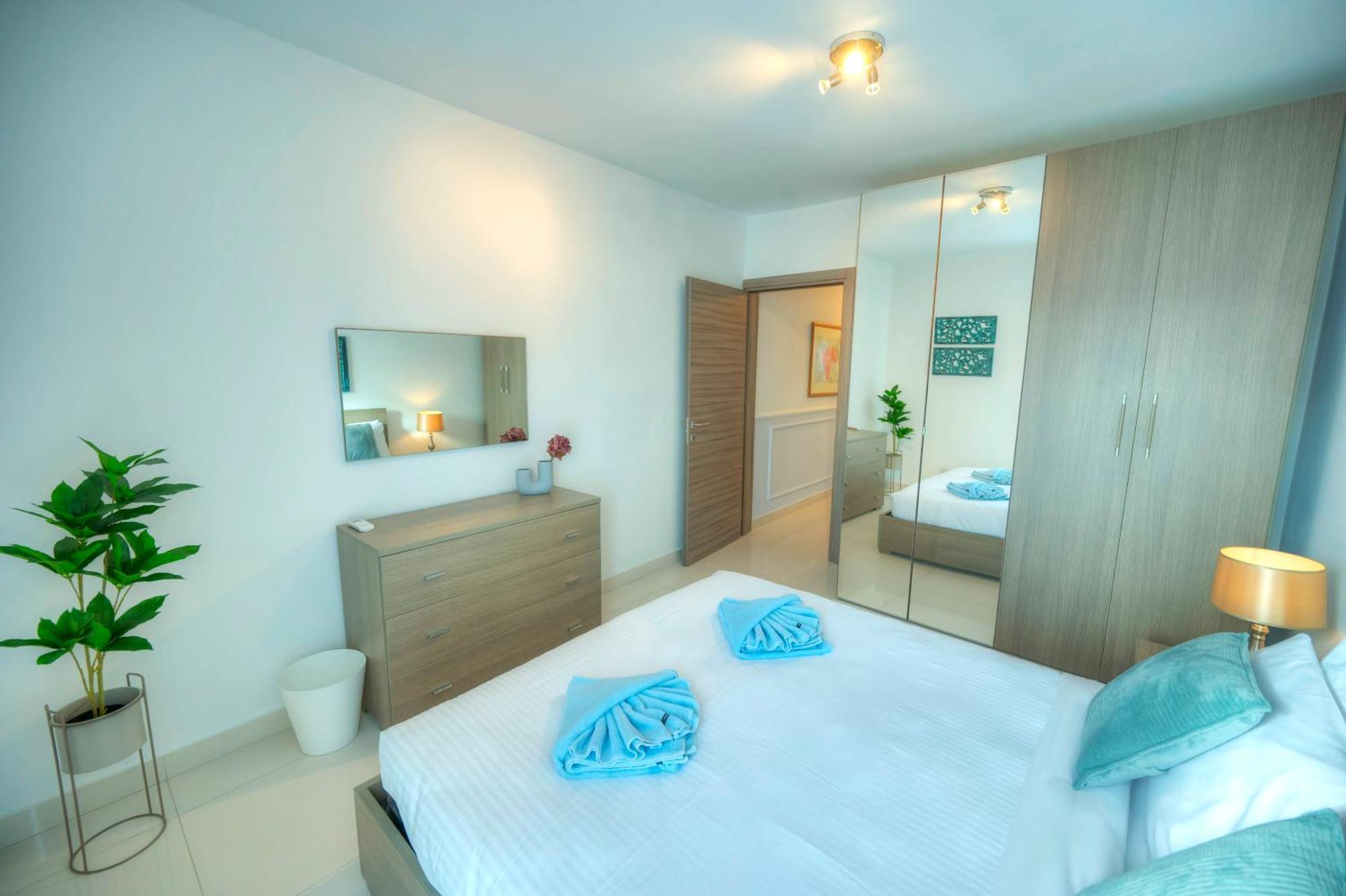 Modern, Large 3bedroom, Spectacular Views Goslm-9 Sliema