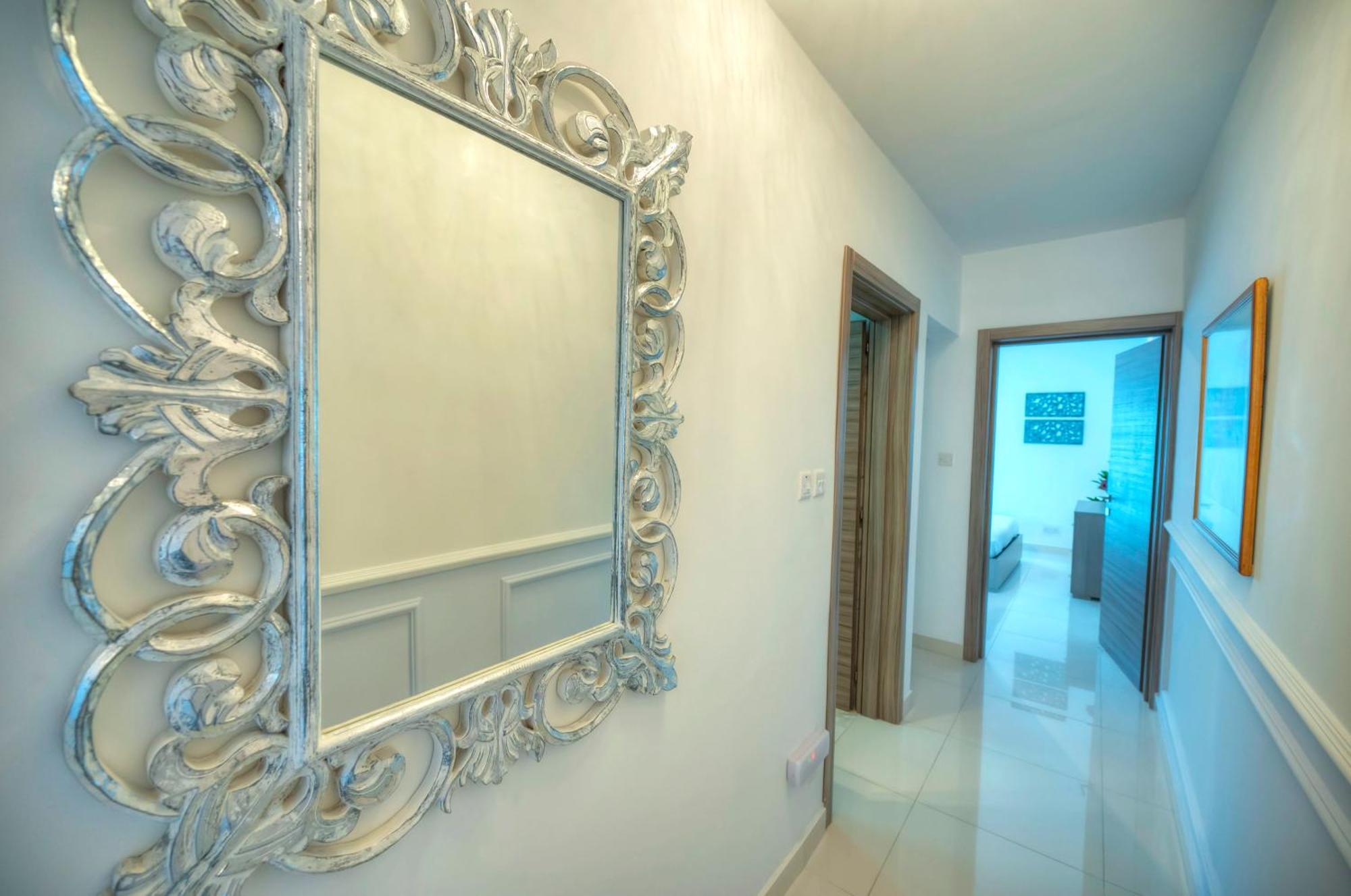 Modern, Large 3bedroom, Spectacular Views Goslm-9 * Sliema